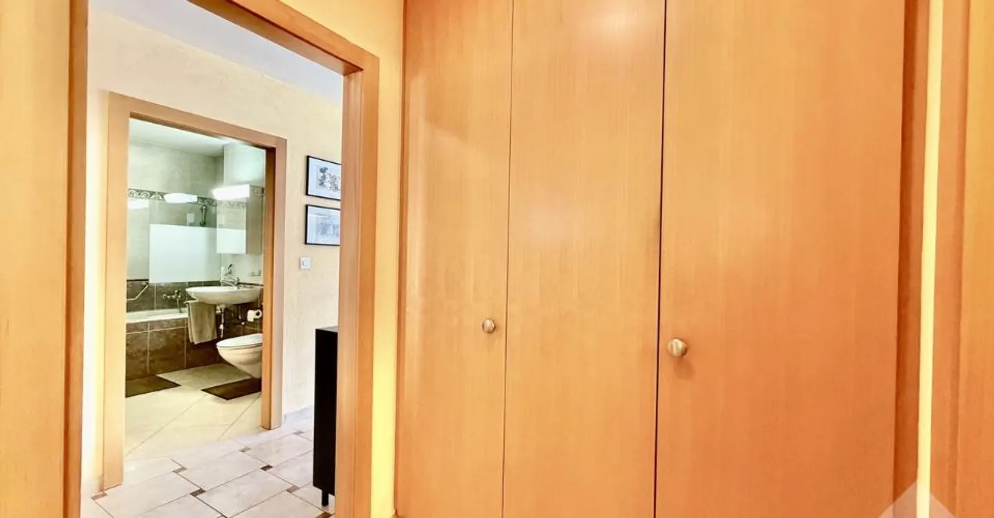 Bel appartement en terrasse avec un garage et une vue exceptionnelle ! - Foto 12 von 13
