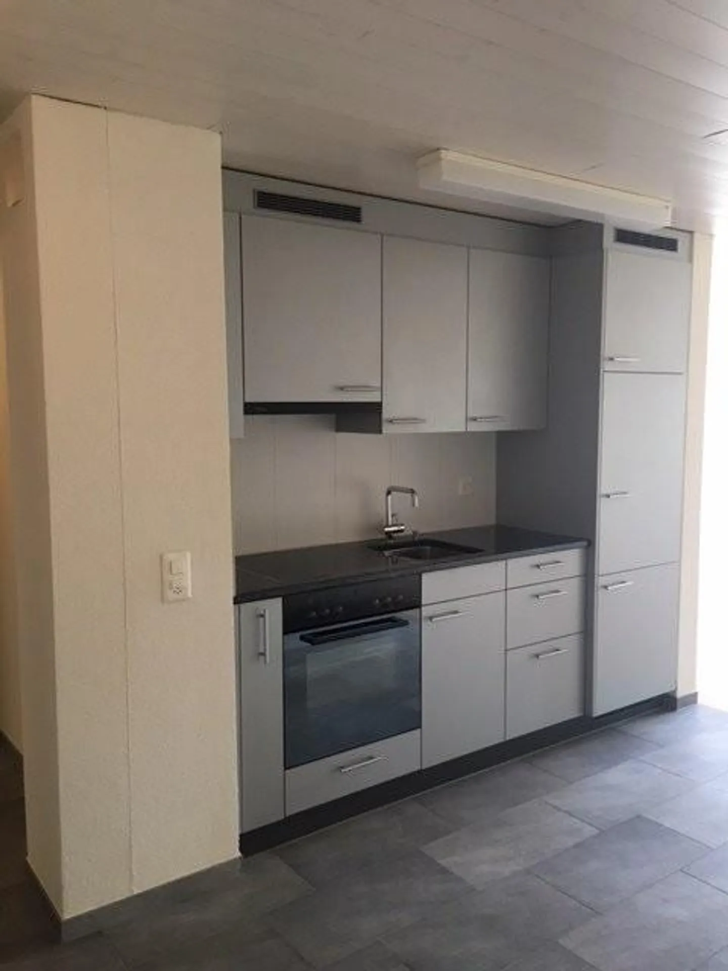 Great attic apartment - small but fine in the heart of Lyss - Photo 3 of 6