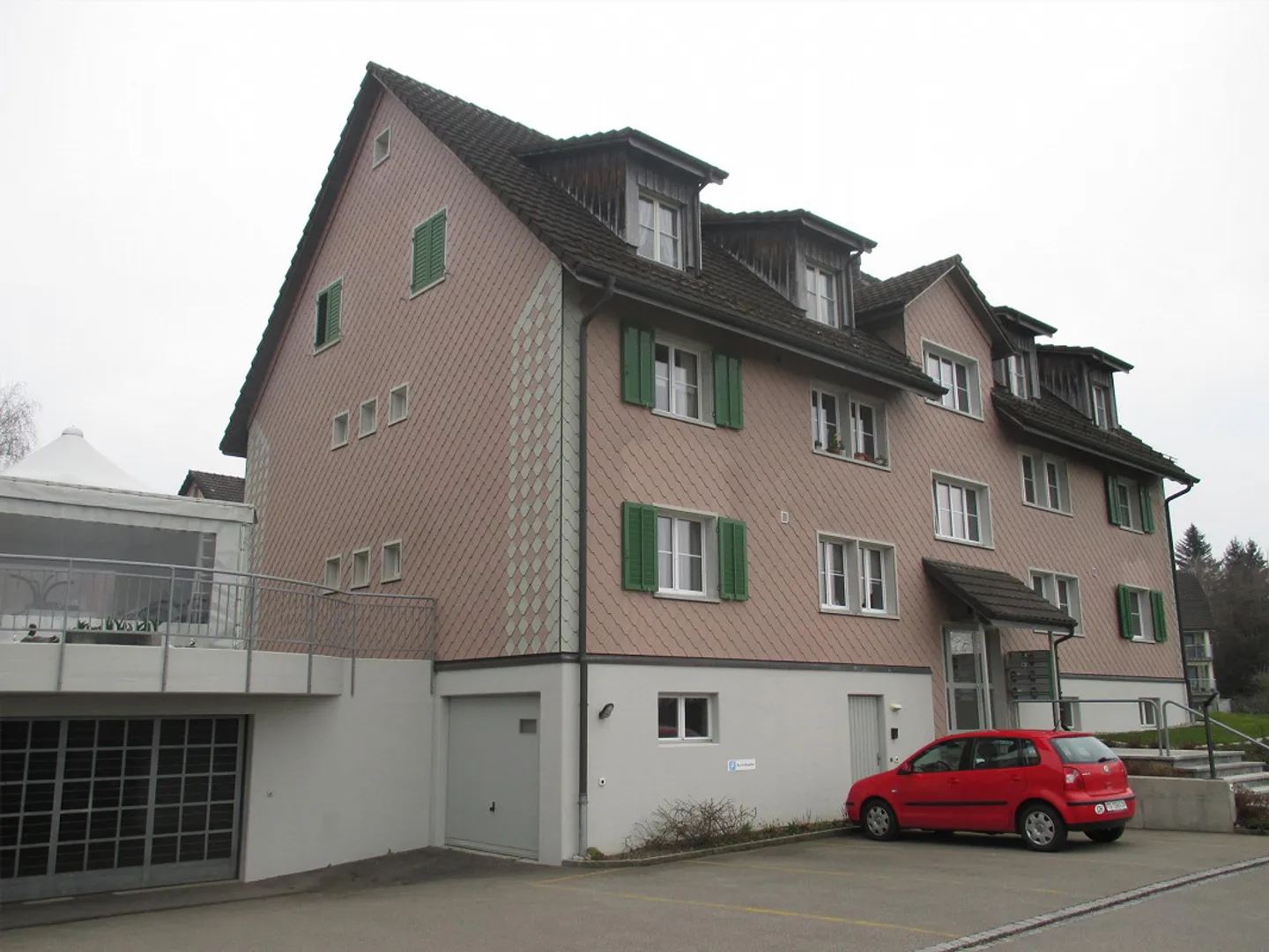 3 1/2 Room Apartment with Lake View - Photo 1 of 8