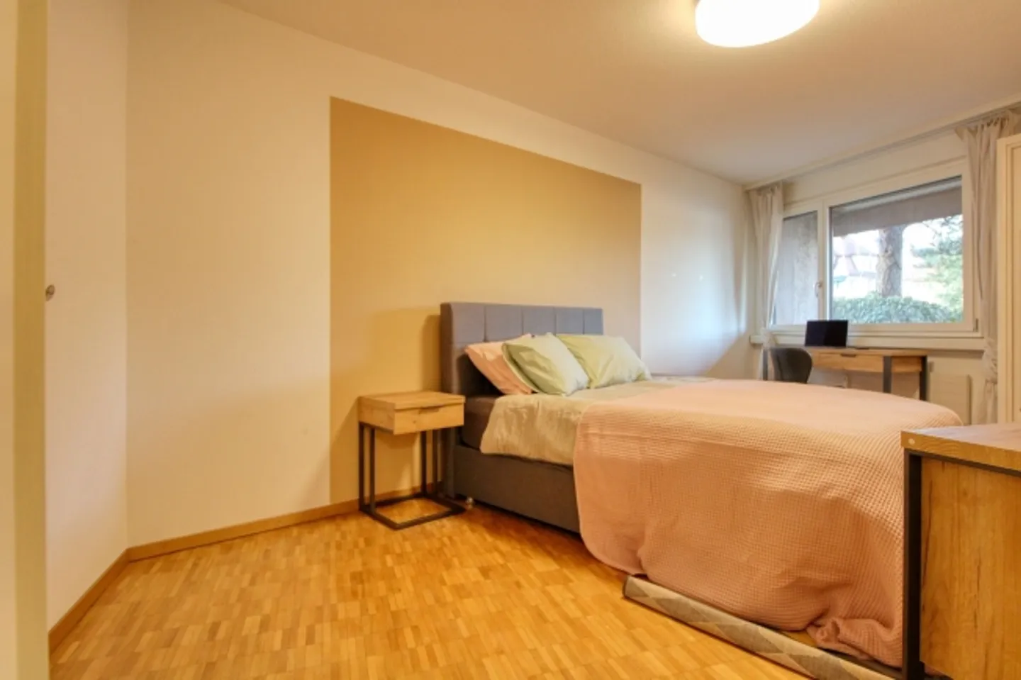 «Schöne Zimmer an bester Lage nahe Sihlcity» - Foto 1 von 13