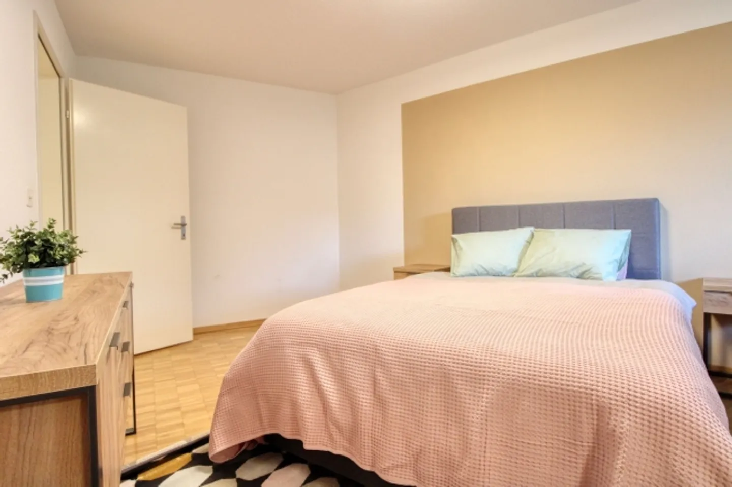 «Schöne Zimmer an bester Lage nahe Sihlcity» - Foto 4 von 13