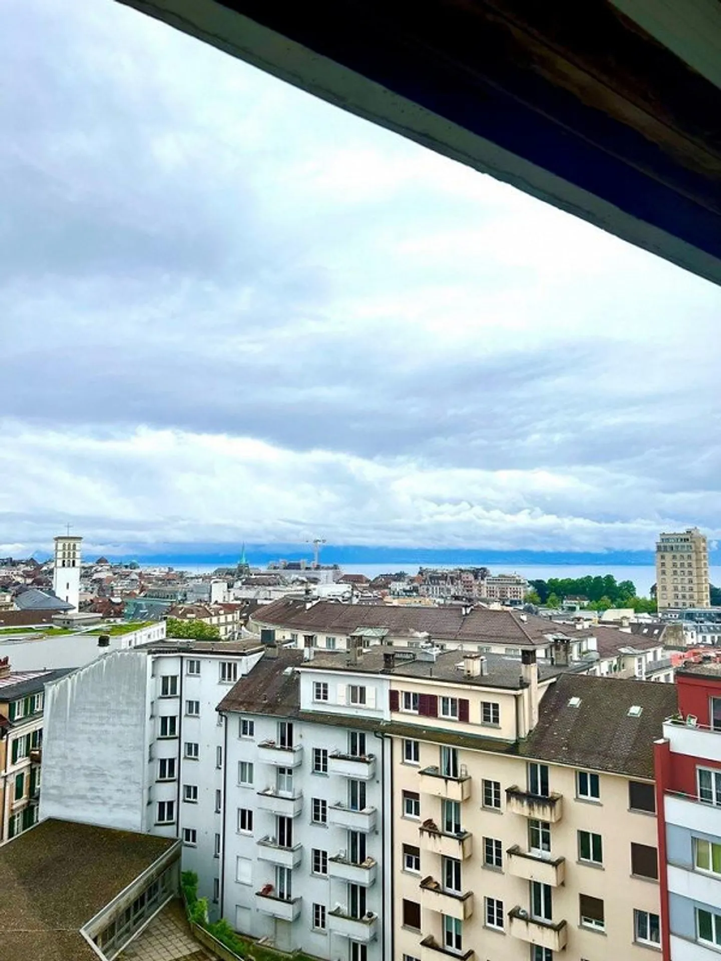 Superbe vue, calme en plein coeur de la ville (de suite) - Photo 1 sur 5