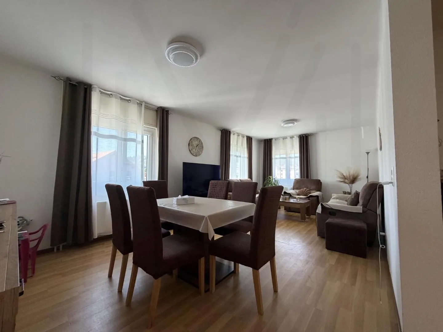 3.5 Room Apartment - Photo 2 of 9