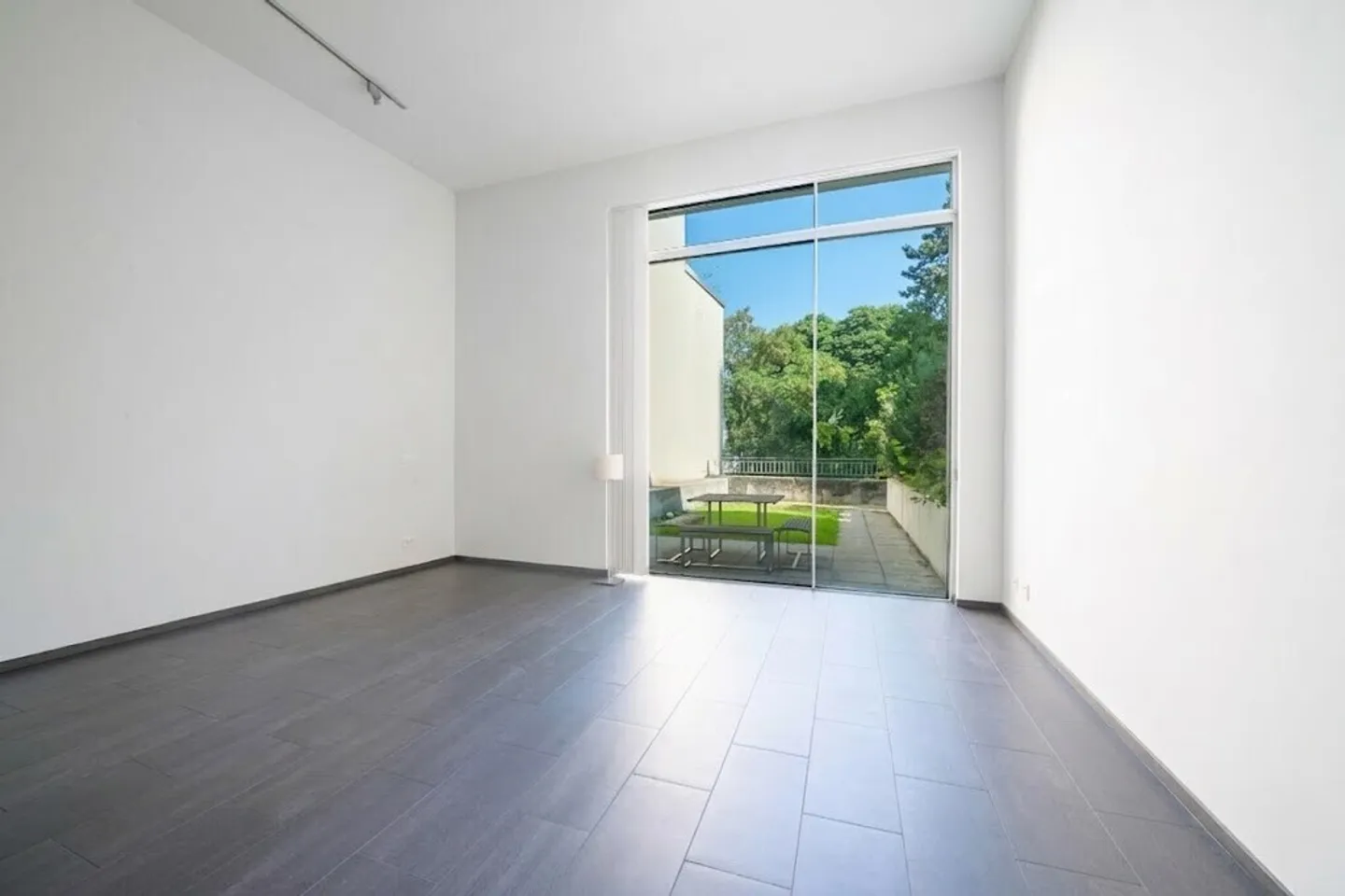 Investment Opportunity Loft with Garden in the Heart of Lausanne - Photo 2 of 6