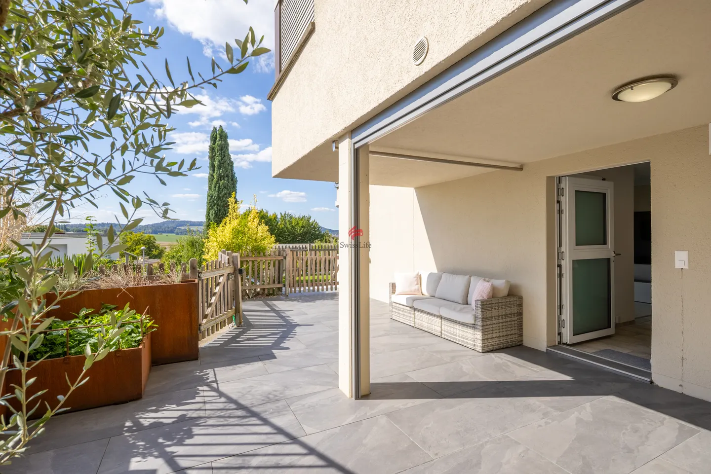 Charming Terrace House with Views - Photo 2 of 14