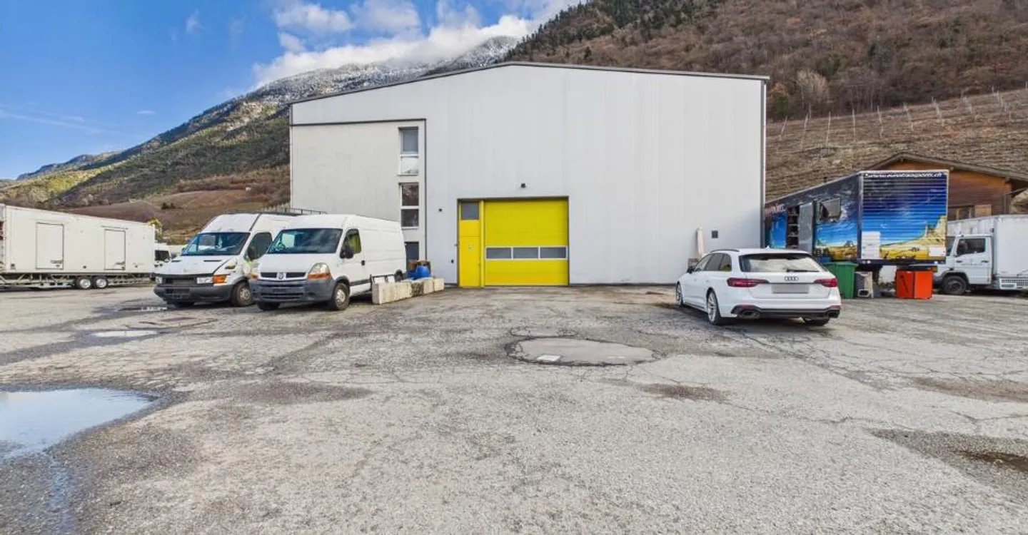 Commercial Hall near Martigny with Rental Income - including two companies - Photo 1 of 6