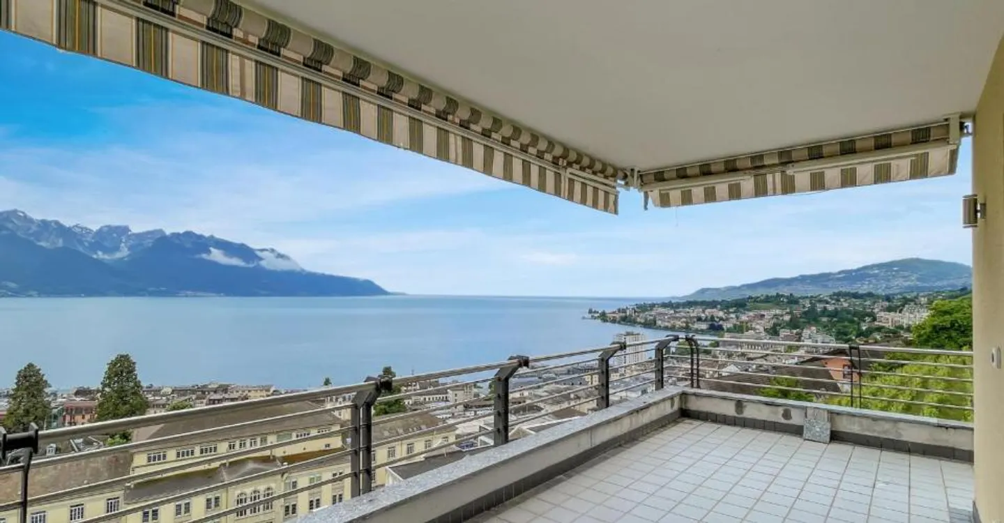 Appartement Contemporain avec Vue sur le Lac - Photo 5 sur 12