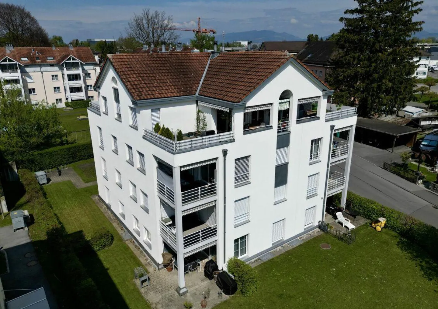 Attractive condominium in prime location - Photo 10 of 11