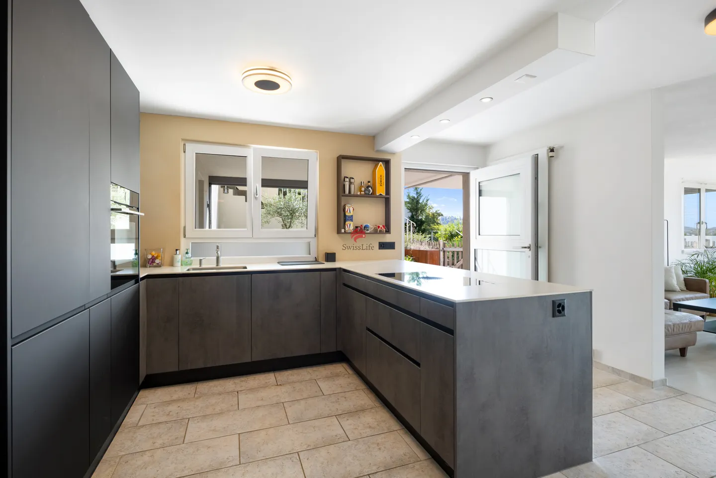 Charming Terrace House with Views - Photo 4 of 14