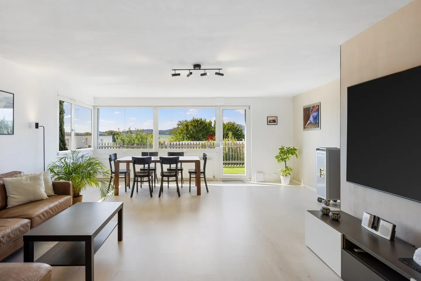 Charming Terrace House with Views - Photo 7 of 14