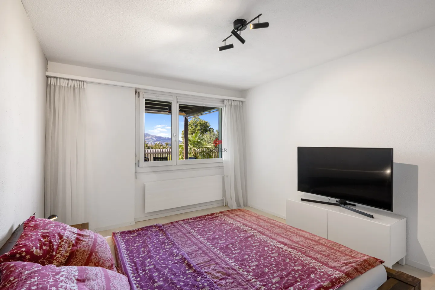 Charming Terrace House with Views - Photo 9 of 14