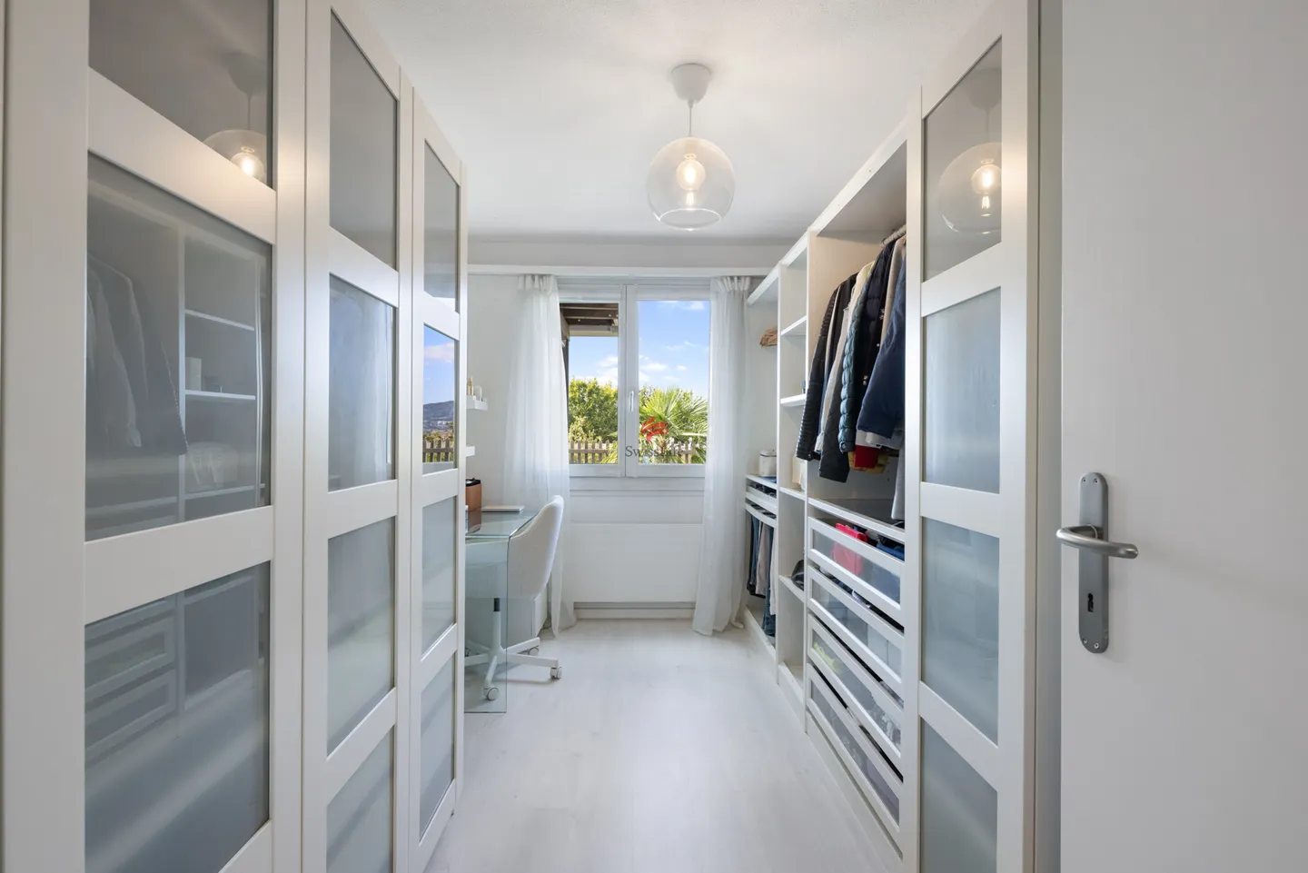 Charming Terrace House with Views - Photo 10 of 14
