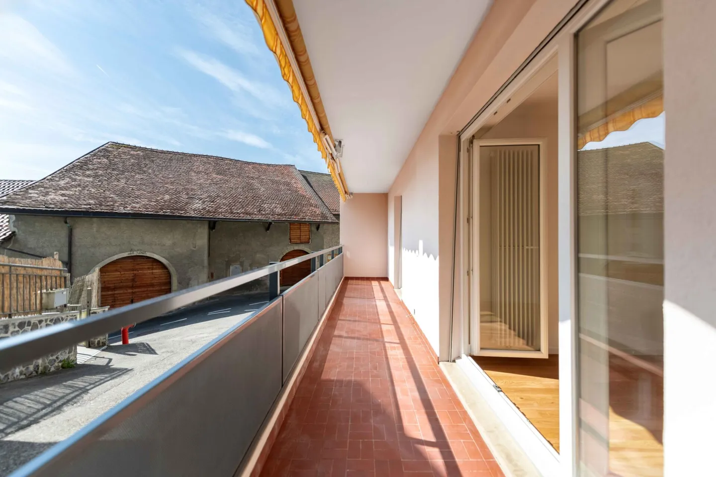 Appartement rénové avec vue lac - Photo 11 sur 12