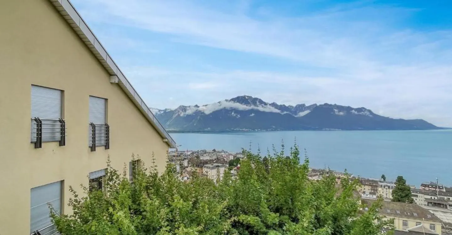 Appartement Contemporain avec Vue sur le Lac - Photo 11 sur 12