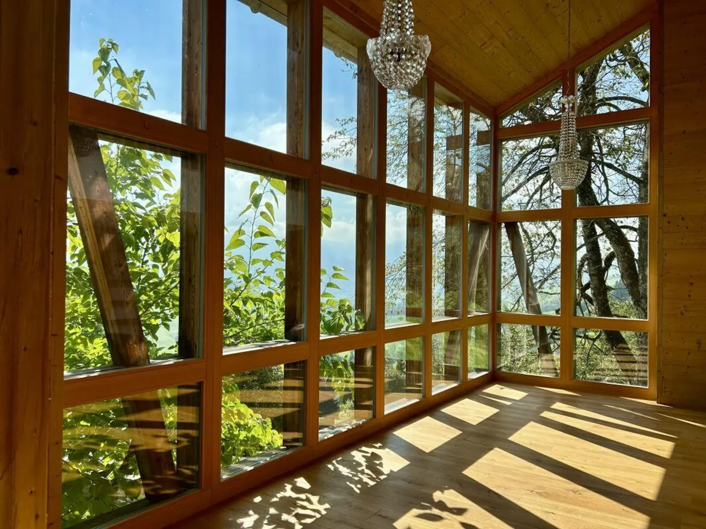 Historical Mountain House with Modern Interior in a Quiet Panoramic Location - Photo 6 of 13