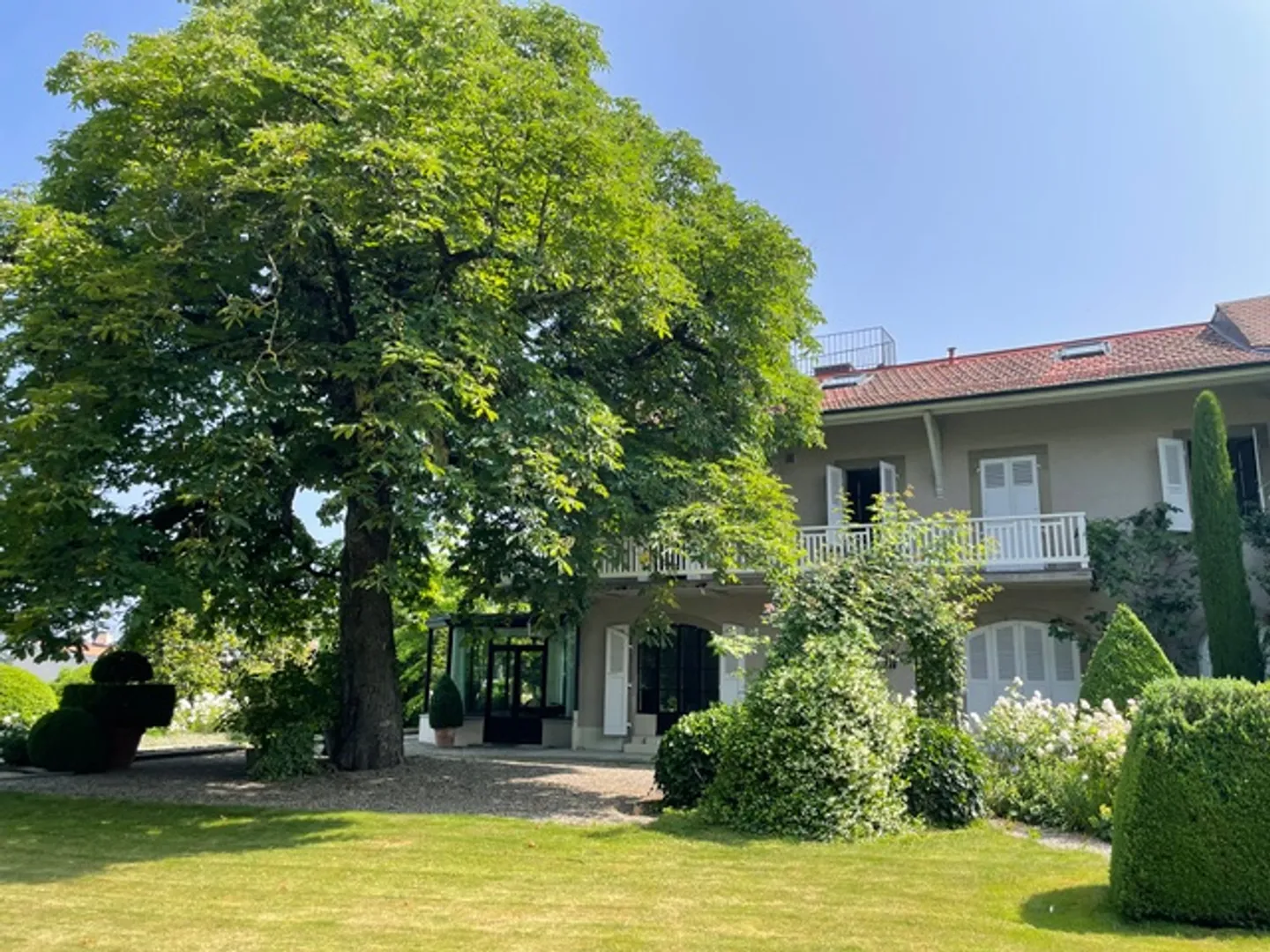 Außergewöhnliche Villa mit Pool in Vésenaz, Seeblick - Foto 1 von 5