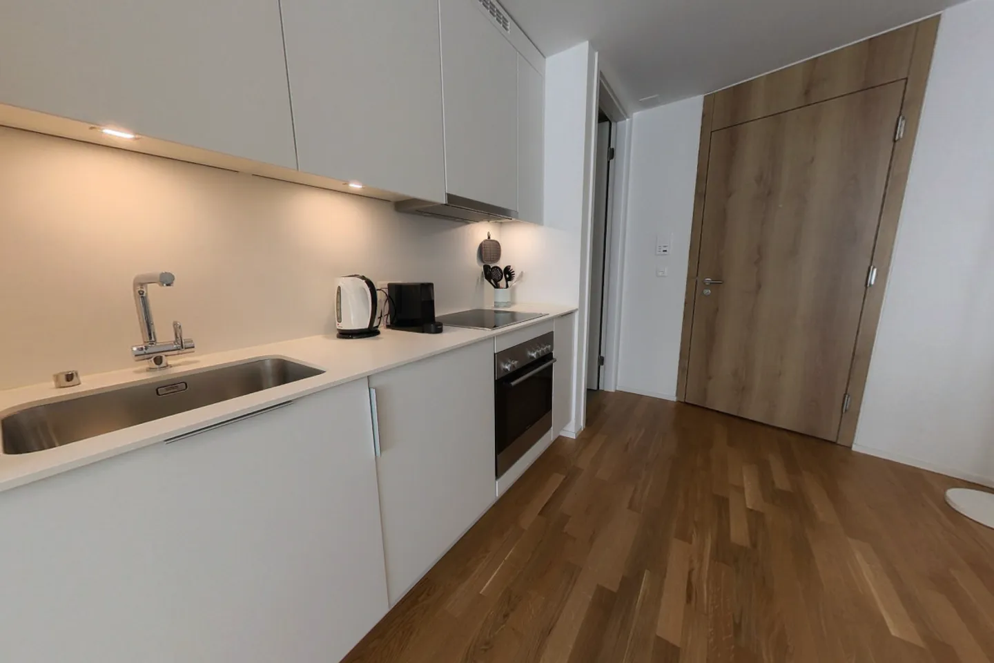 Bright & Modern studio - Central Lausanne - 10 mins walk to train station - Photo 3 sur 8