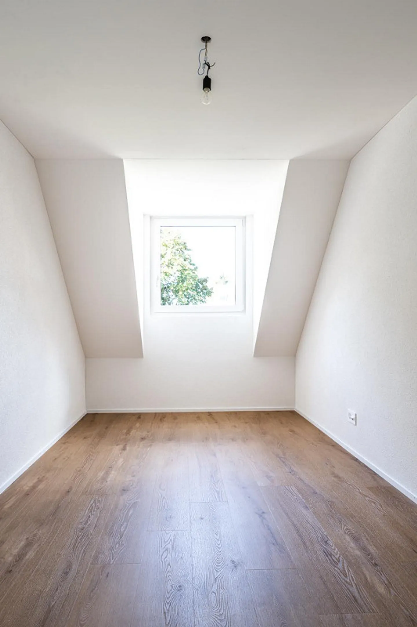 3.5-Room Apartment - Sunny, Spacious and with a View / 2.2 - Photo 4 of 13