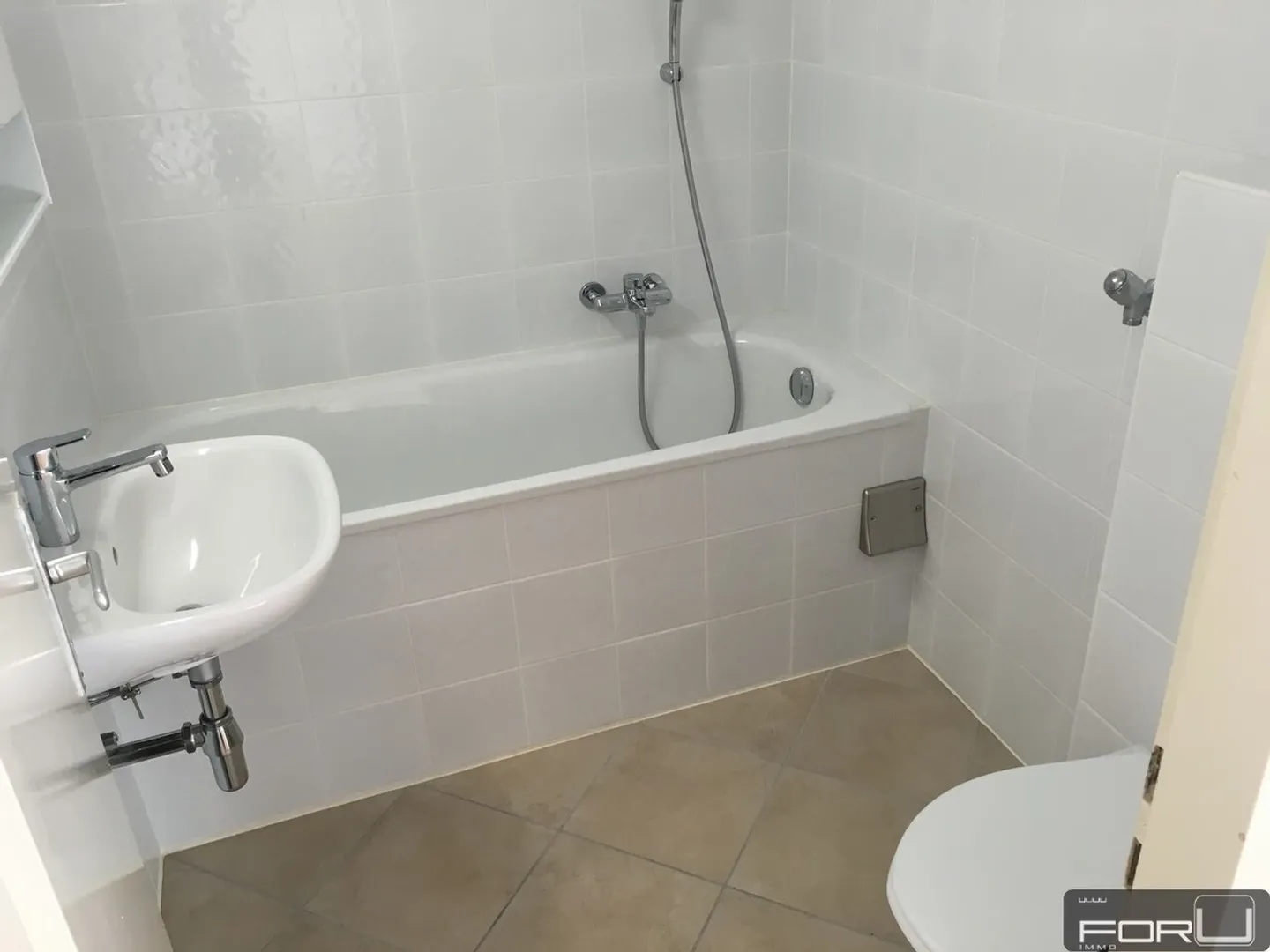 Schöne renovierte 3-Zimmer-Wohnung in ruhiger Lage in Carouge - Foto 5 von 5