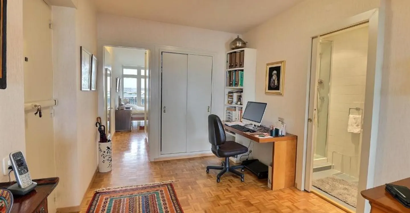 Superb apartment on a high floor with a pool in occupied life annuity without rent - Photo 6 of 10