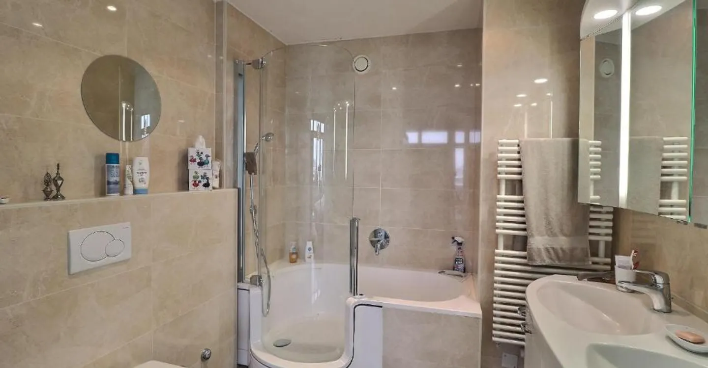 Superb apartment on a high floor with a pool in occupied life annuity without rent - Photo 7 of 10