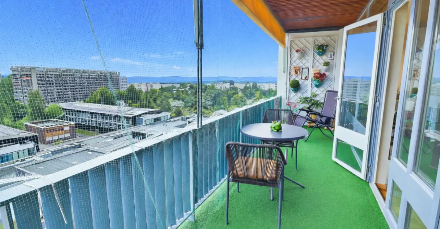 Superb apartment on a high floor with a pool in occupied life annuity without rent - Photo 9 of 10