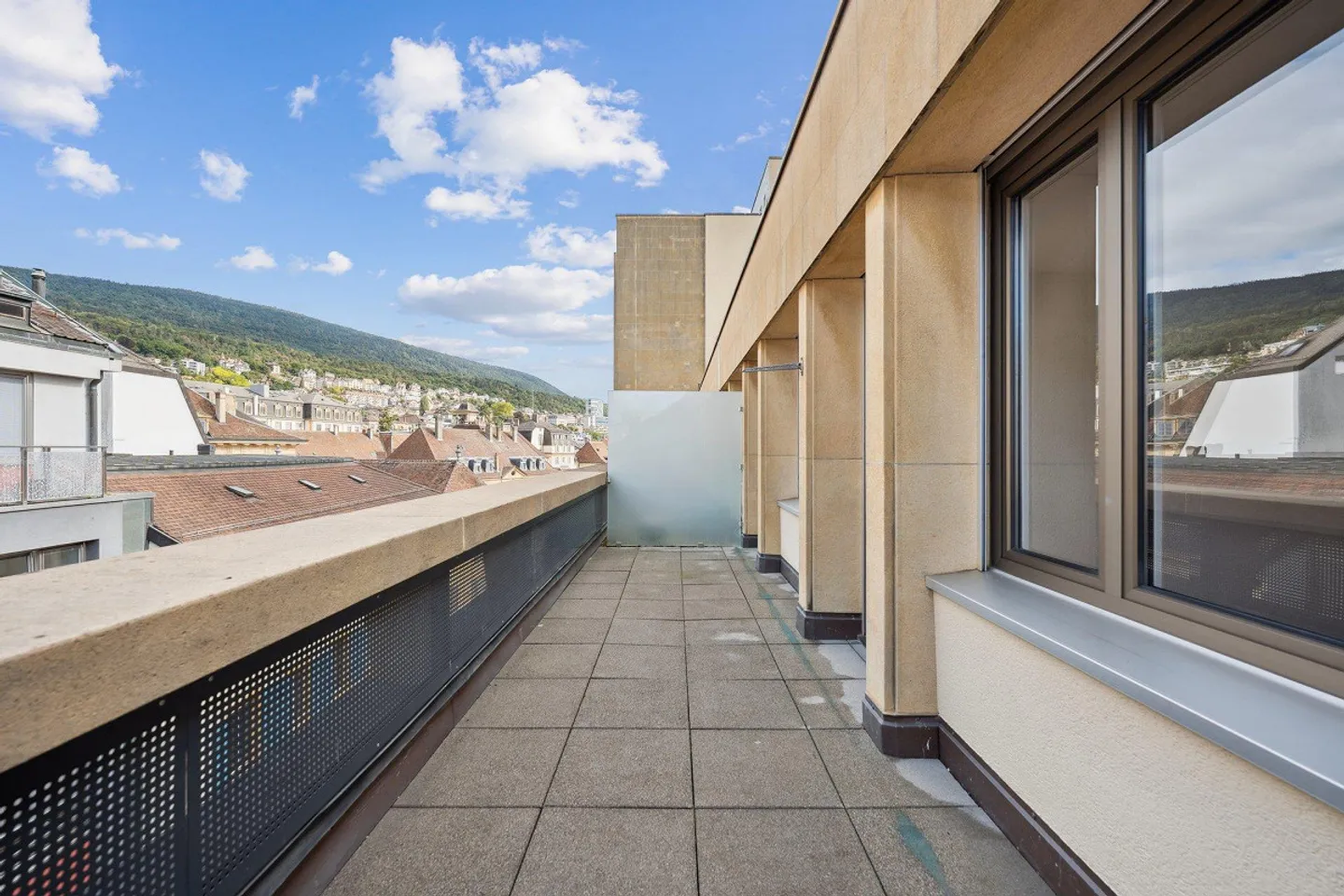 Superbe Attique avec Deux Terrasses - Photo 11 sur 13