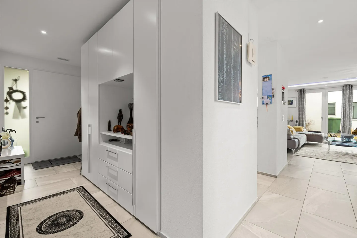 Modern 6.5-Room Single-Family House with a View of the Alps - Photo 4 of 13