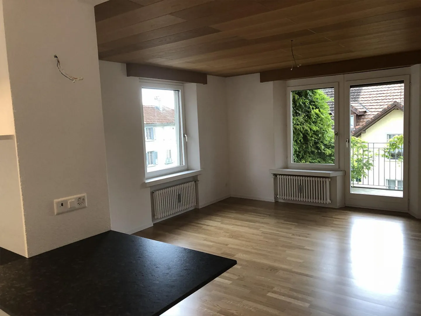 Appartamento ristrutturato di 4,5 stanze in posizione tranquilla con riscaldamento a sonde geotermiche - Foto 6 di 9