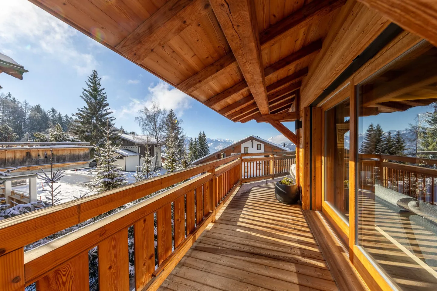 EXCEPTIONAL, magnificent and luxurious 5.5-room apartment in a semi-attic - Photo 7 of 7