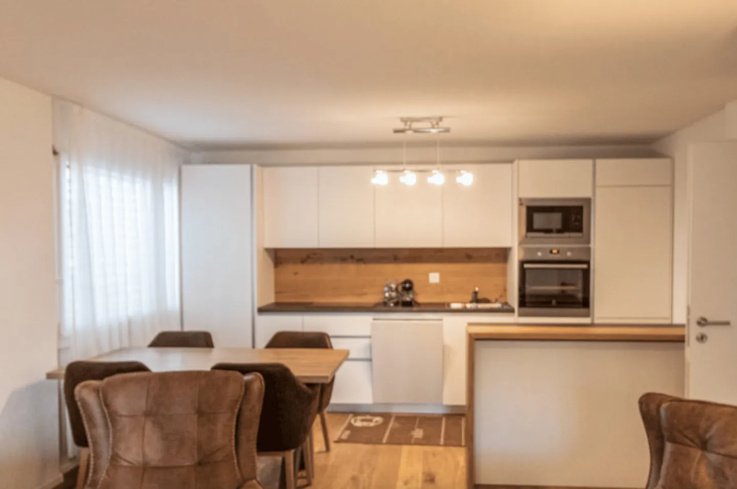 Renovated Condominium with Winter Garden! - Photo 2 of 6