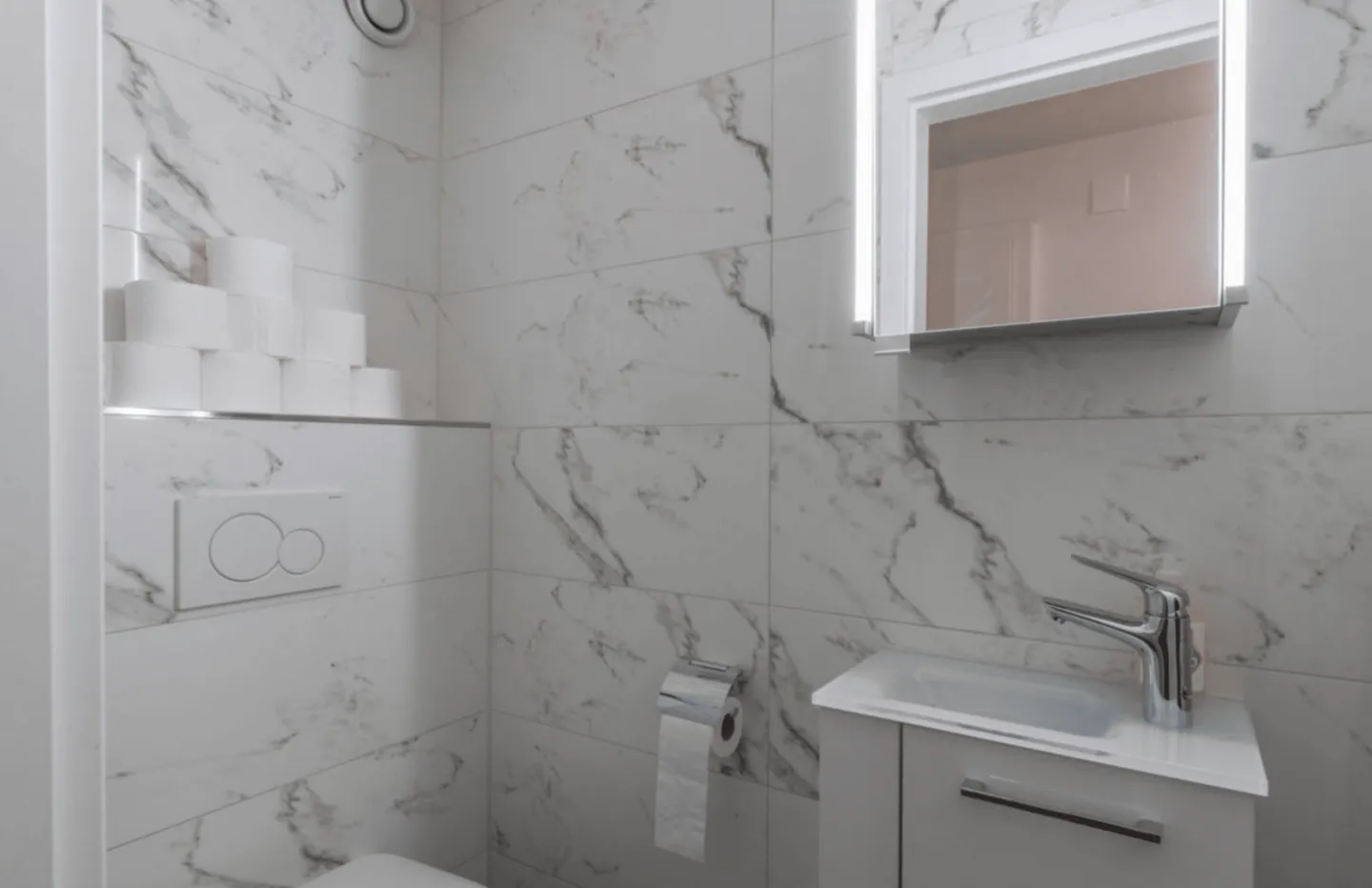 Renovated Condominium with Winter Garden! - Photo 6 of 6