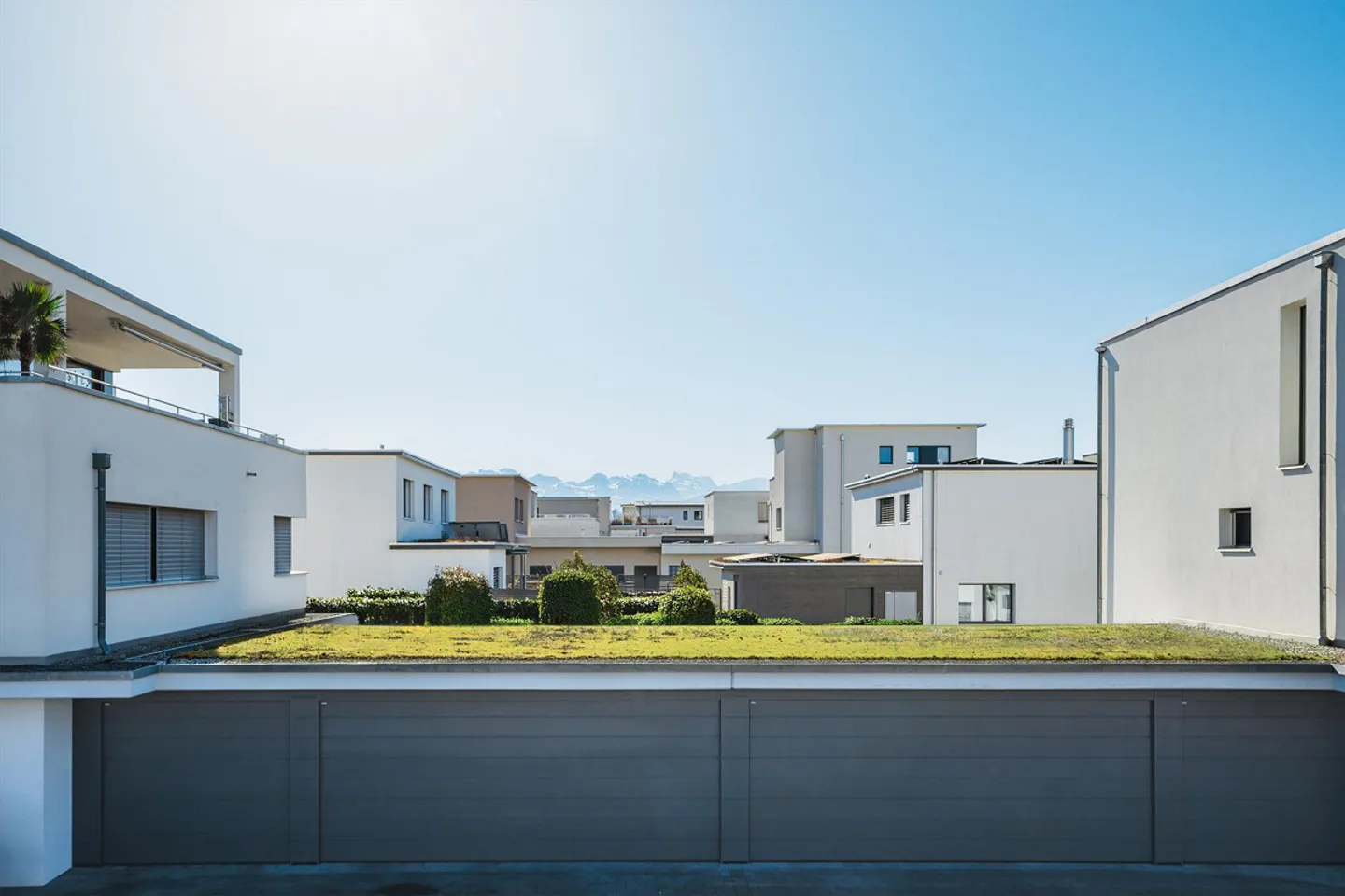 Modern 6.5-Room Single-Family House with a View of the Alps - Photo 11 of 13