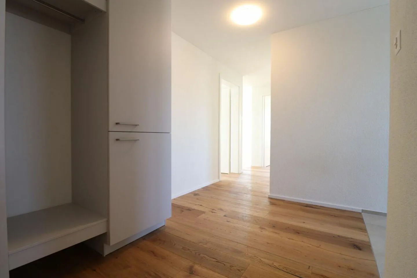 Beautiful 4.5 Room Apartment - Photo 7 of 9