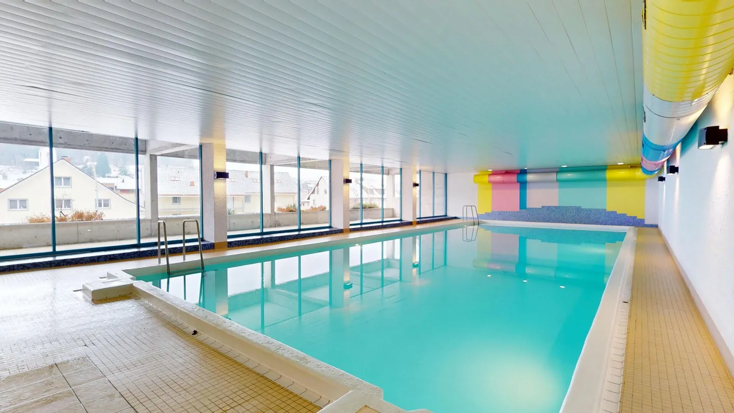 Wohnen mit Aussicht - lichtdurchflutete Terrassenwohnung mit Pool & Sauna - Foto 1 von 5