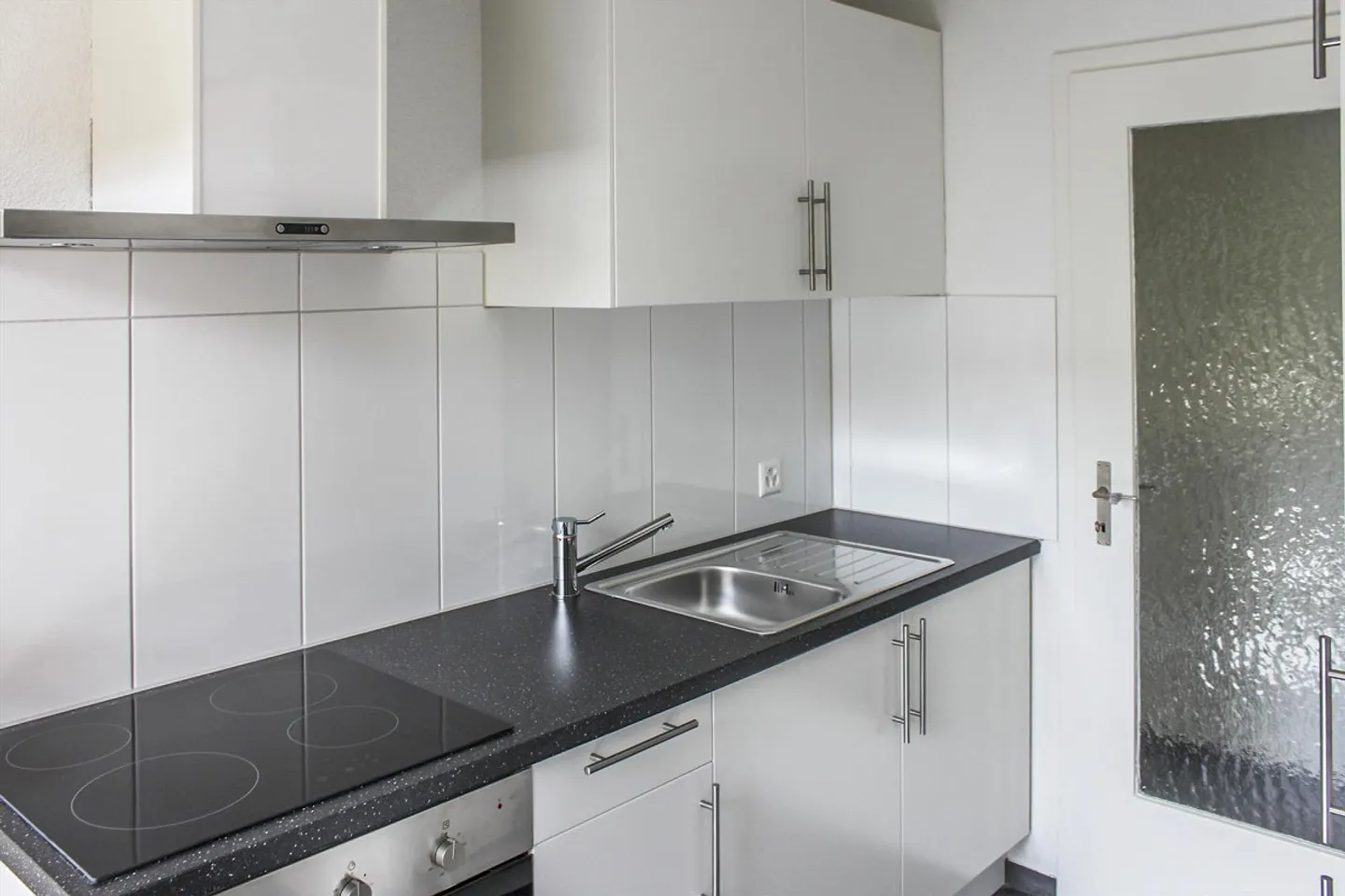 2-room apartment for rent - Photo 3 of 5