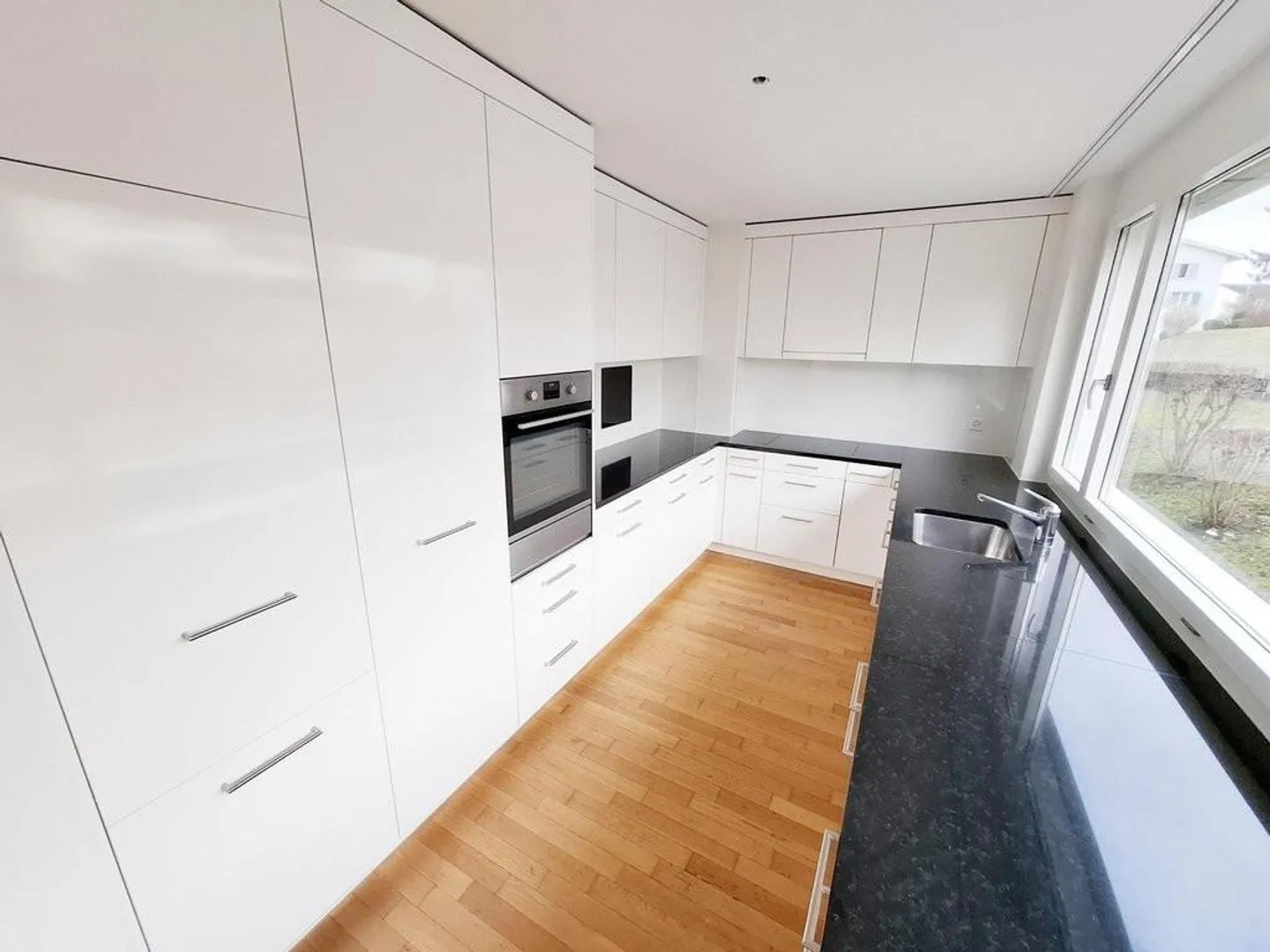 Quiet and central residential location in Oberengstringen - Photo 3 of 11