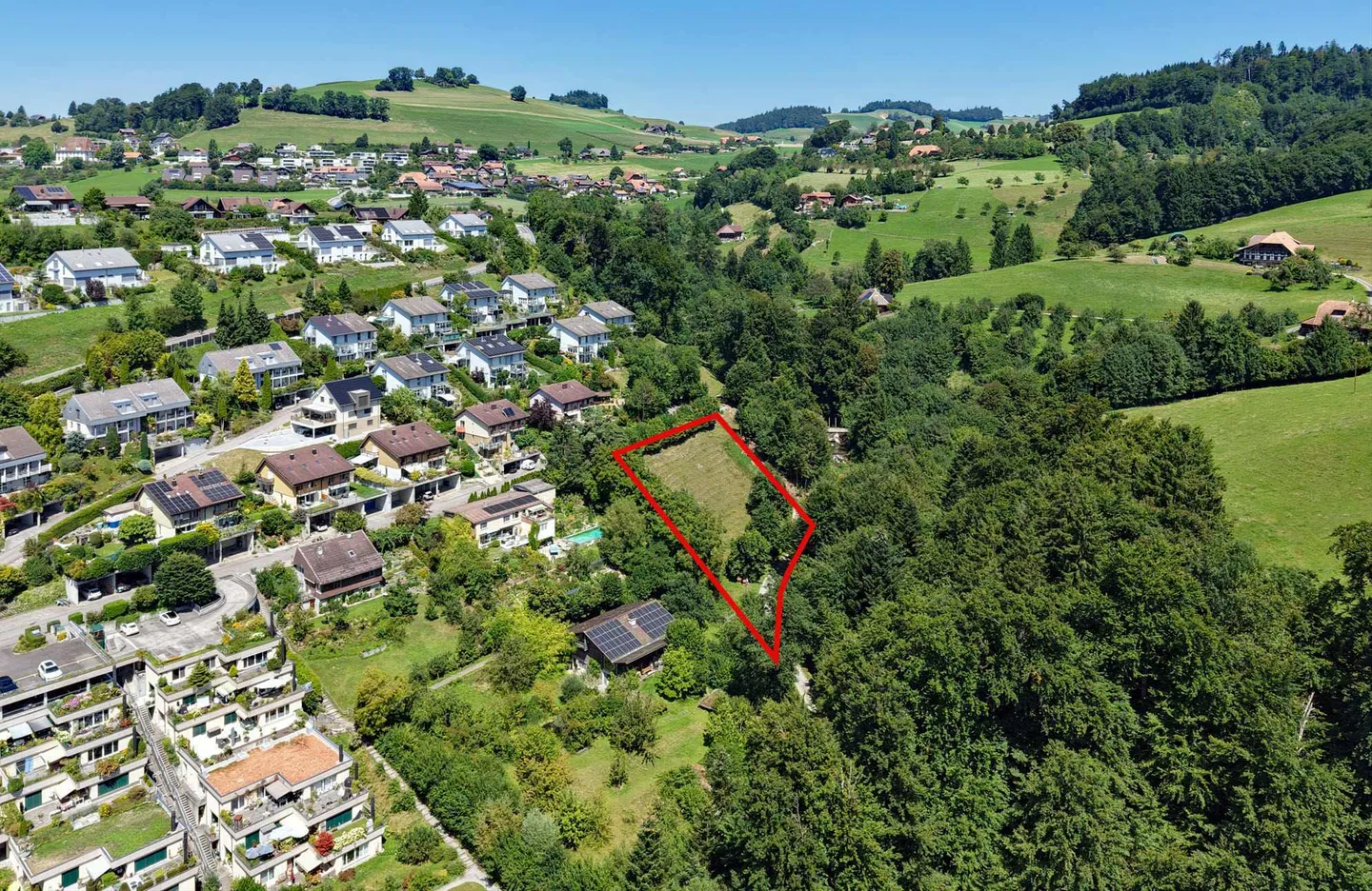 Terrain spacieux avec vue - Photo 1 sur 10