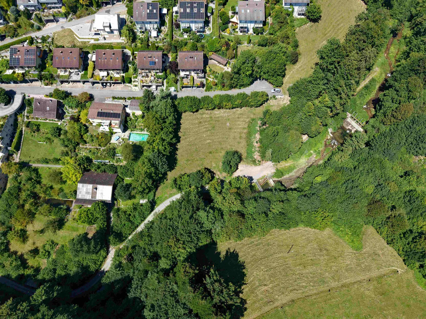 Terrain spacieux avec vue - Photo 6 sur 10