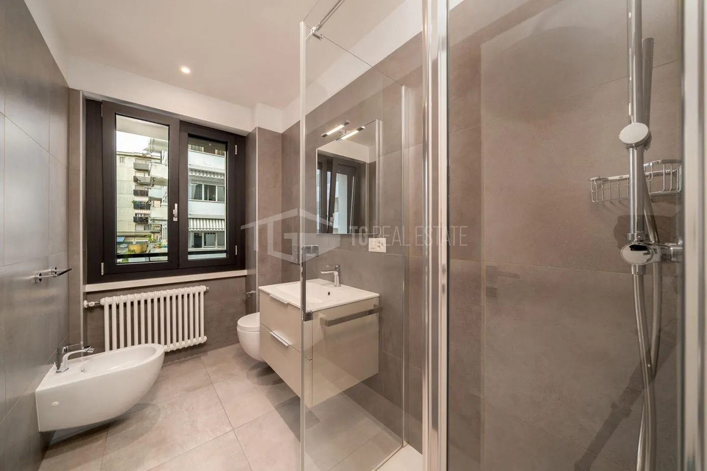 MÖBLIERTE 2,5-ZIMMER-WOHNUNG - Foto 8 von 10