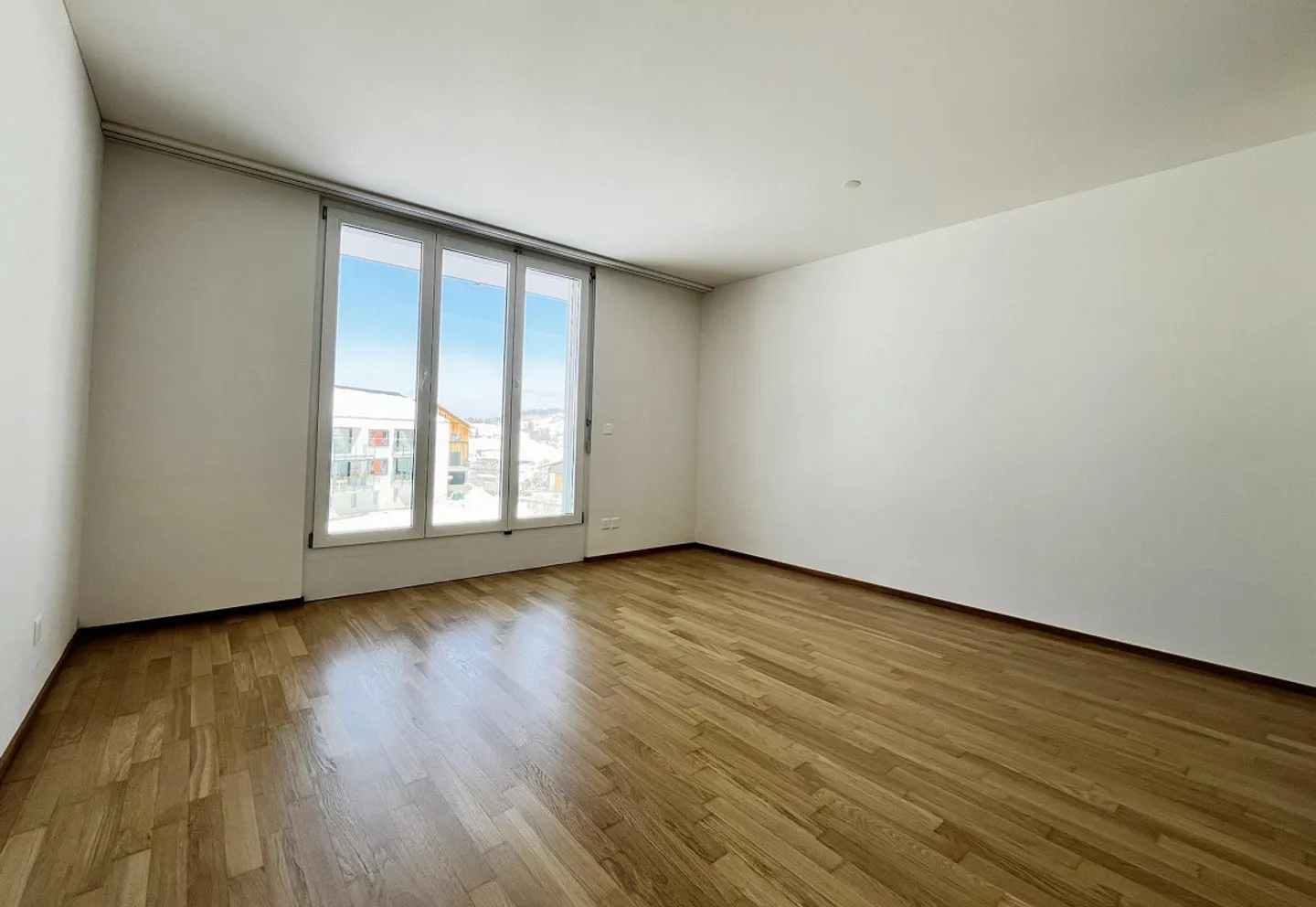 Modernes 5.5 Zimmer Apartment mit Aussicht - Foto 5 von 13