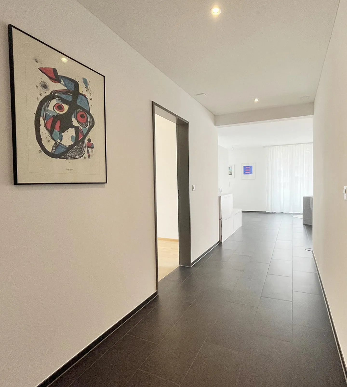 Modernes 5.5 Zimmer Apartment mit Aussicht - Foto 8 von 13