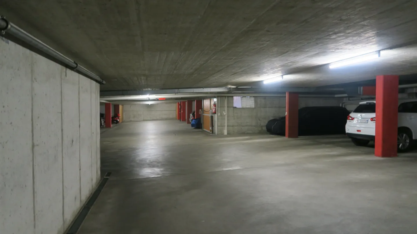 Parking space for rent in underground garage - Photo 3 of 3