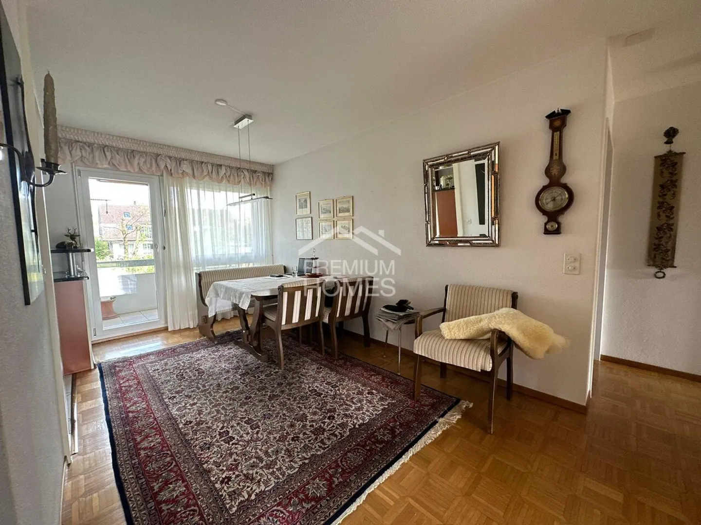 Sunny Garden Apartment Retreat - Photo 5 of 10