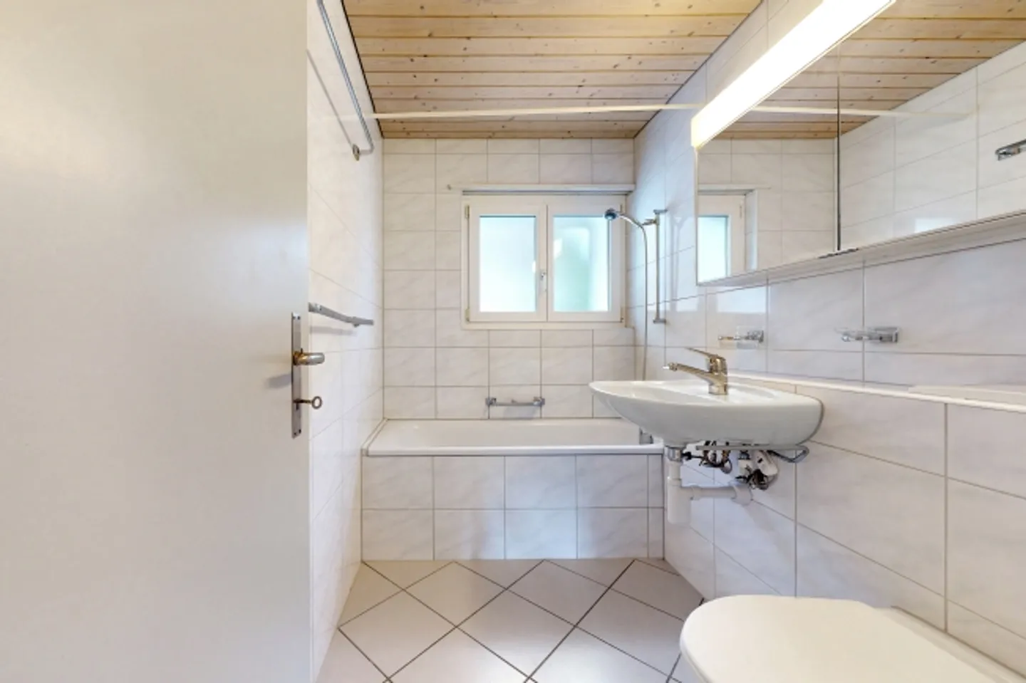 Appartement familial calme recherché : appartement 4 pièces à Interlaken - Photo 6 sur 7