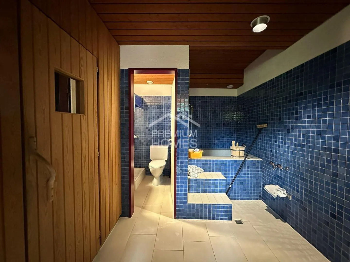 Sunny Garden Apartment Retreat - Photo 8 of 10