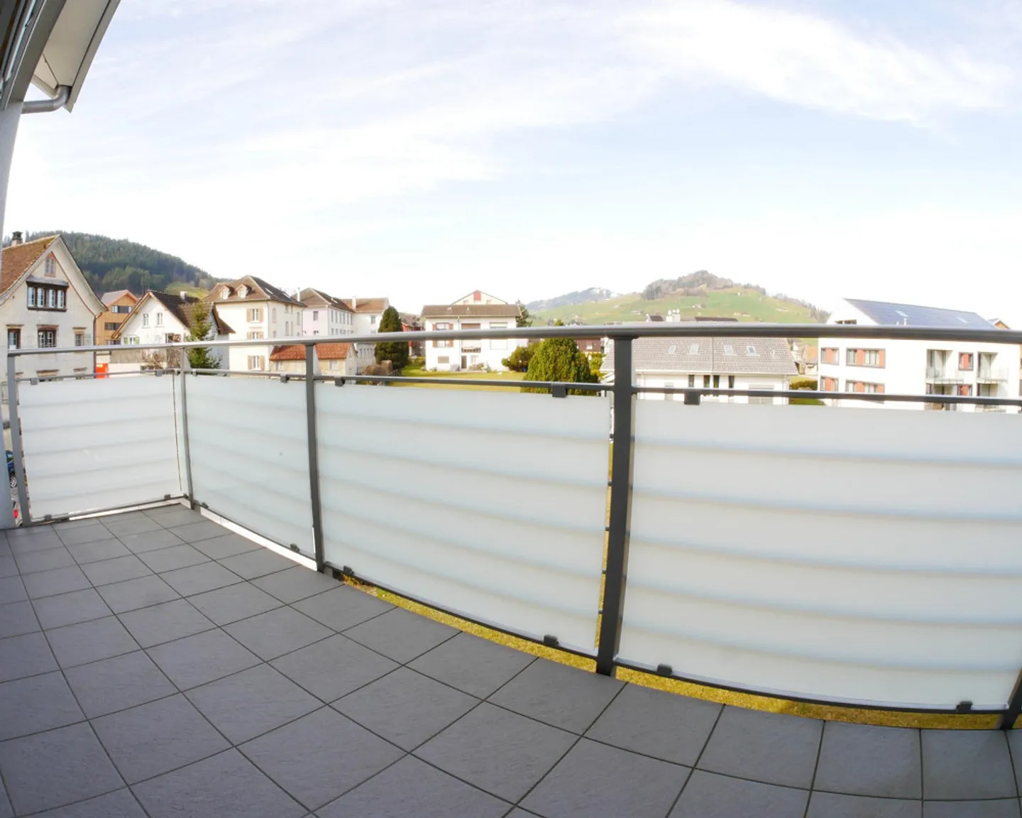 Modernes 5.5 Zimmer Apartment mit Aussicht - Foto 13 von 13