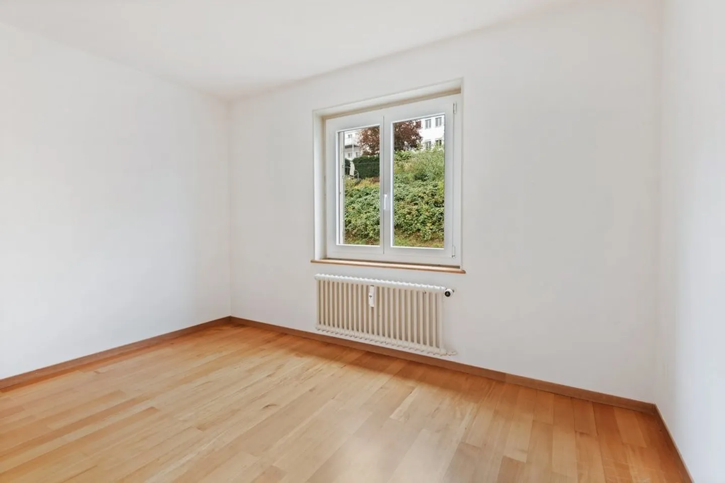 Ampio appartamento soleggiato di 4 stanze con balcone! - Foto 9 di 12