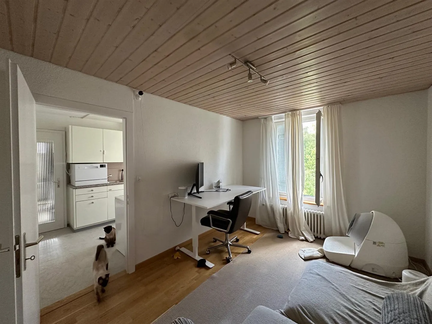 4-room apartment in a quiet neighborhood - Photo 6 of 9