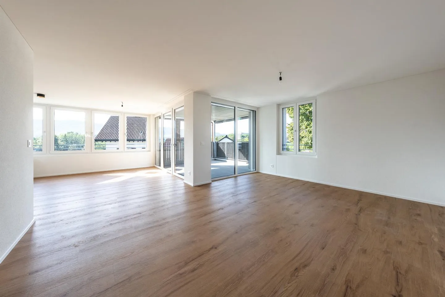 Appartamento 3.5 locali - soleggiato, spazioso e con vista / 1.2 - Foto 4 di 13